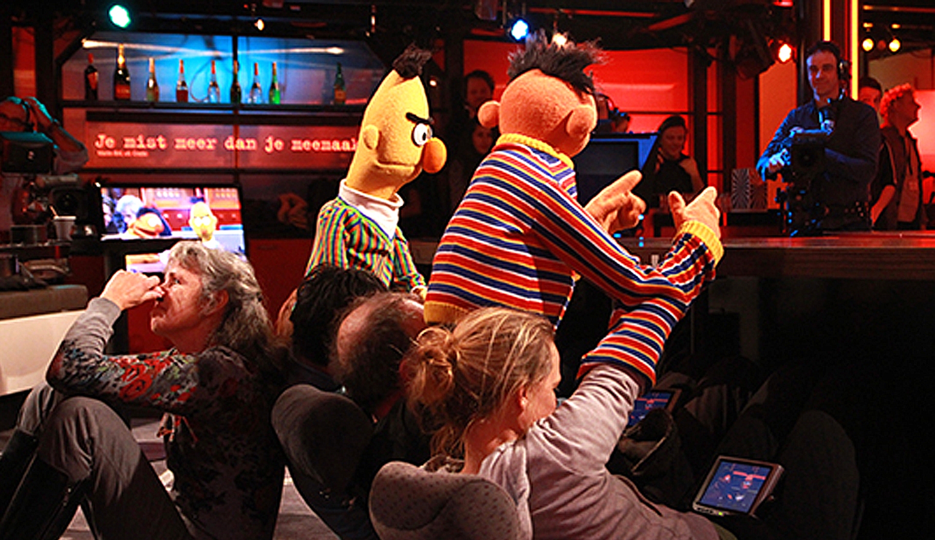 Afbeelding van #TBT Bert & Ernie achter de schermen bij DWDD!