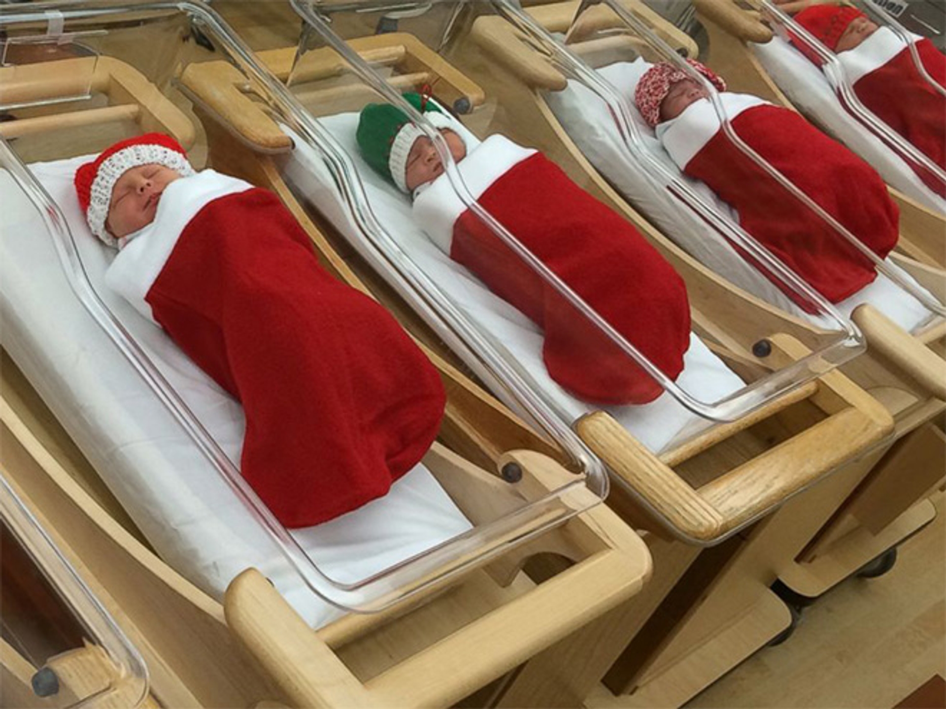 hospital-christmas-decorations6