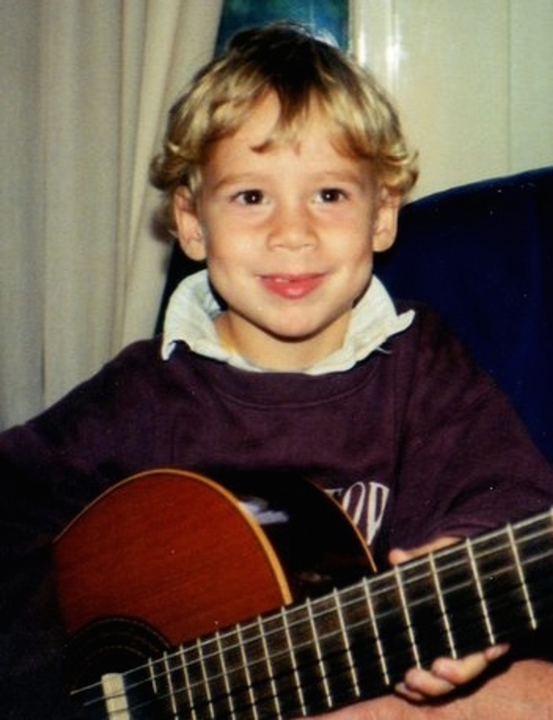 Lucas Hamming kinderfoto gitaar