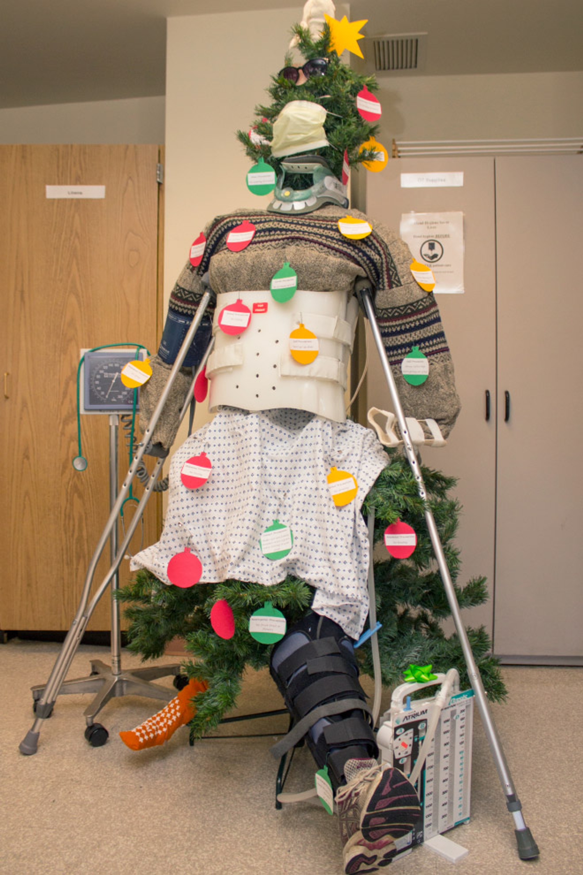 hospital-christmas-decorations4