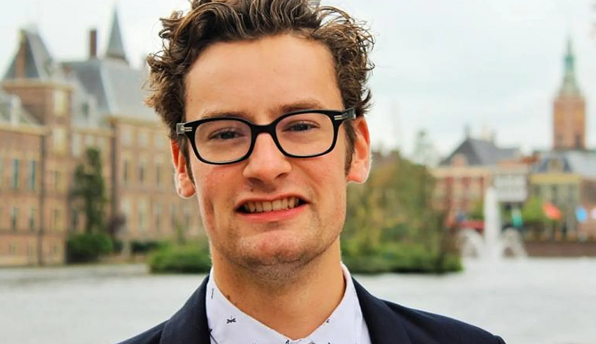 Wie is tafelheer Splinter Chabot? - De Wereld Draait Door - BNNVARA