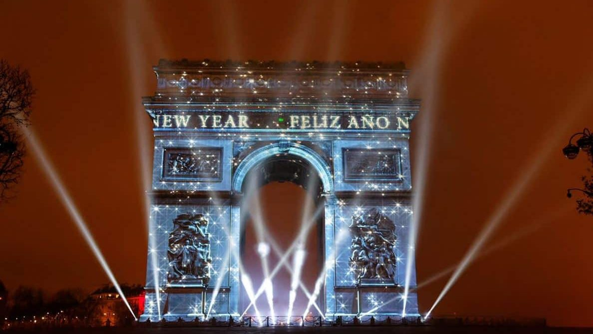 cropped-celebrations-at-arc-de-triomphe-1