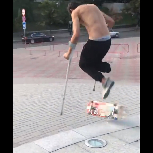 Web Draait Door: kickflip én backflip op krukken