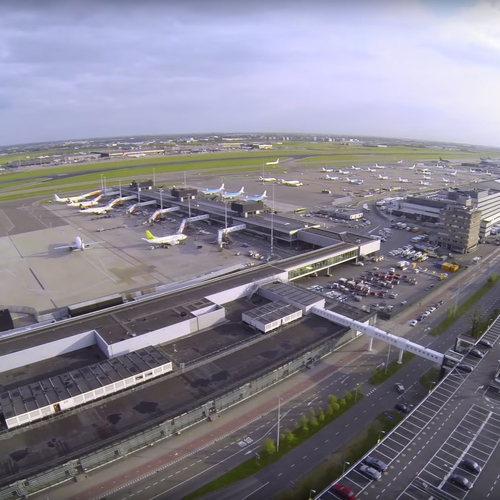 Web Draait Door: Schiphol is indrukwekkend stil op 4 mei